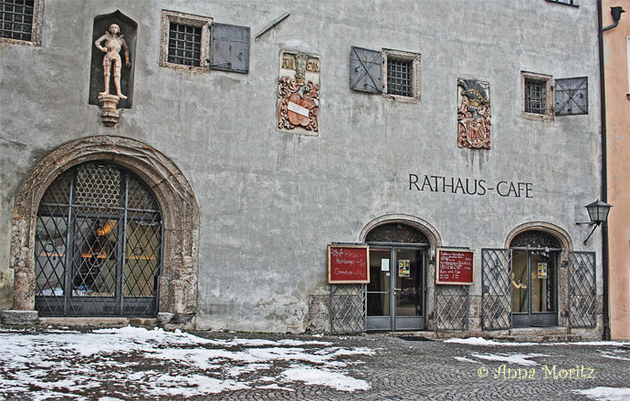 Rathaus cafe - a fortified castle , Hall in Tirol